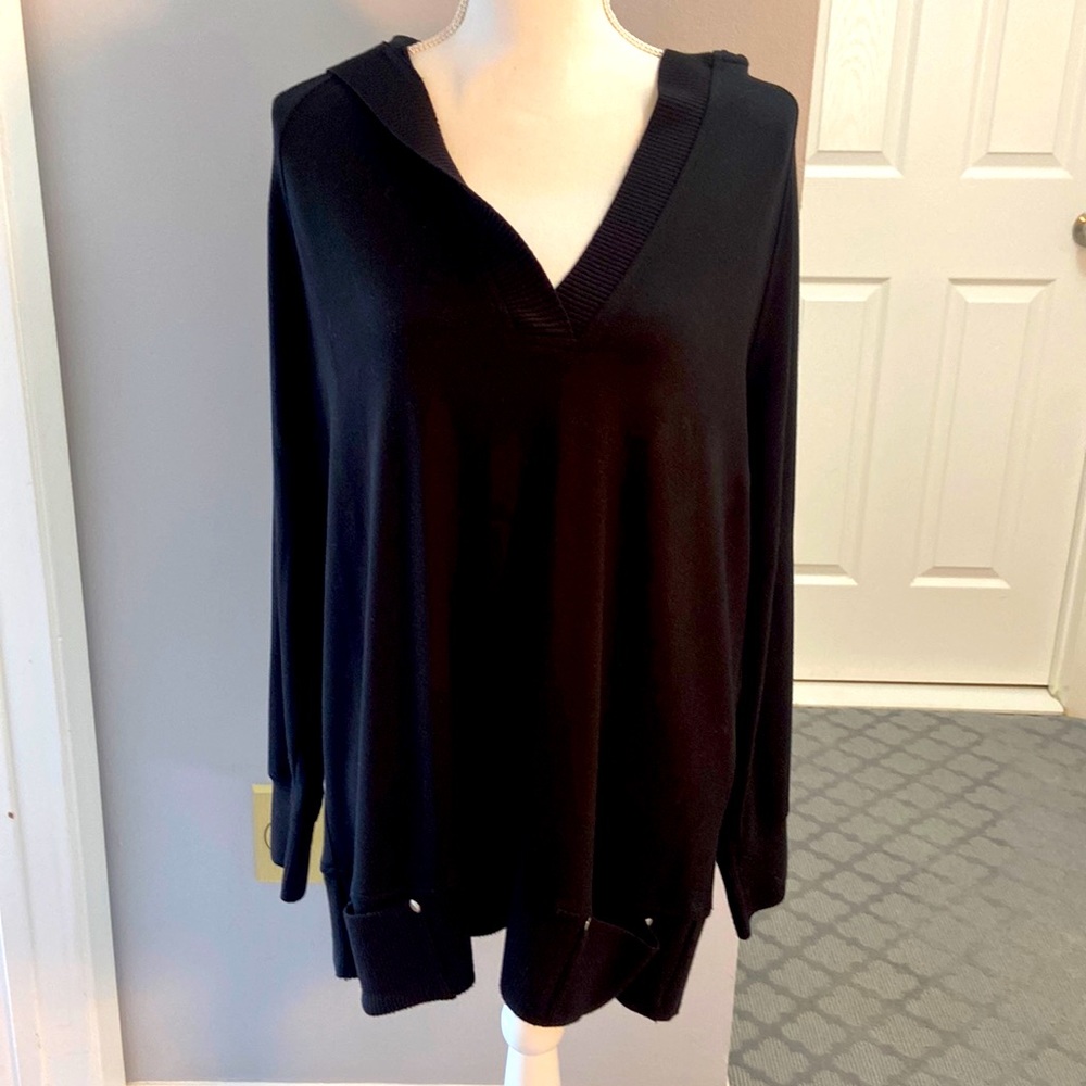 Zenergy By Chicos black pullover sweater. It is a size 3 Chicos.